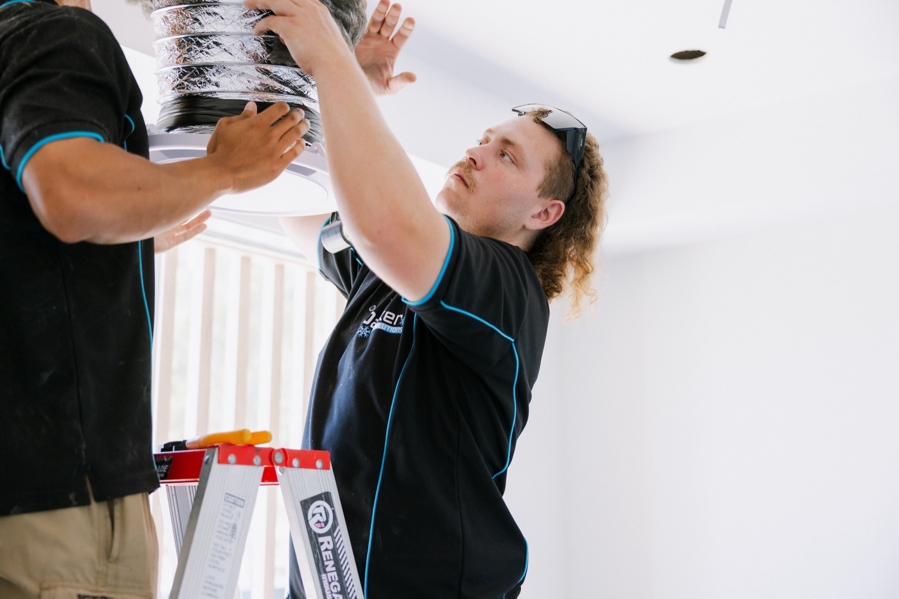 Energy efficient ducted air conditioning installation